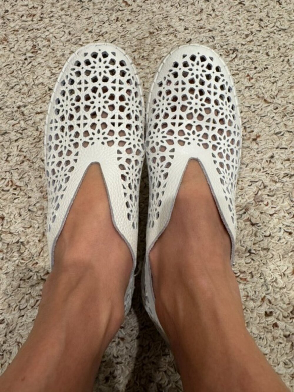 Yokono Leather Laser Cut White Slip-On Spanish Shoes Size 9.5 (40)